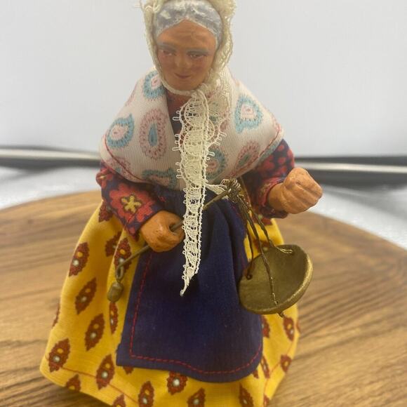 Mchave Aubagne Old Women Clay Figurine - Picture 1 of 3